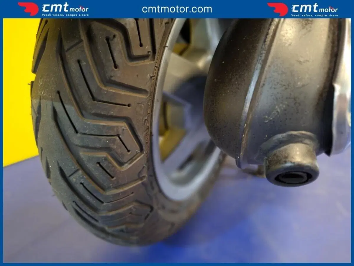Vespa LX 50 4T (2009 - 14) (8)