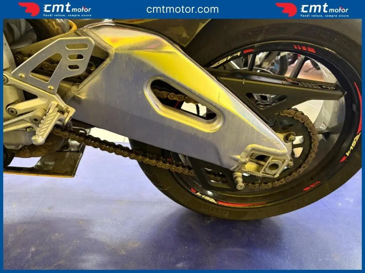 Aprilia RSV4 R (2009 - 12) (10)