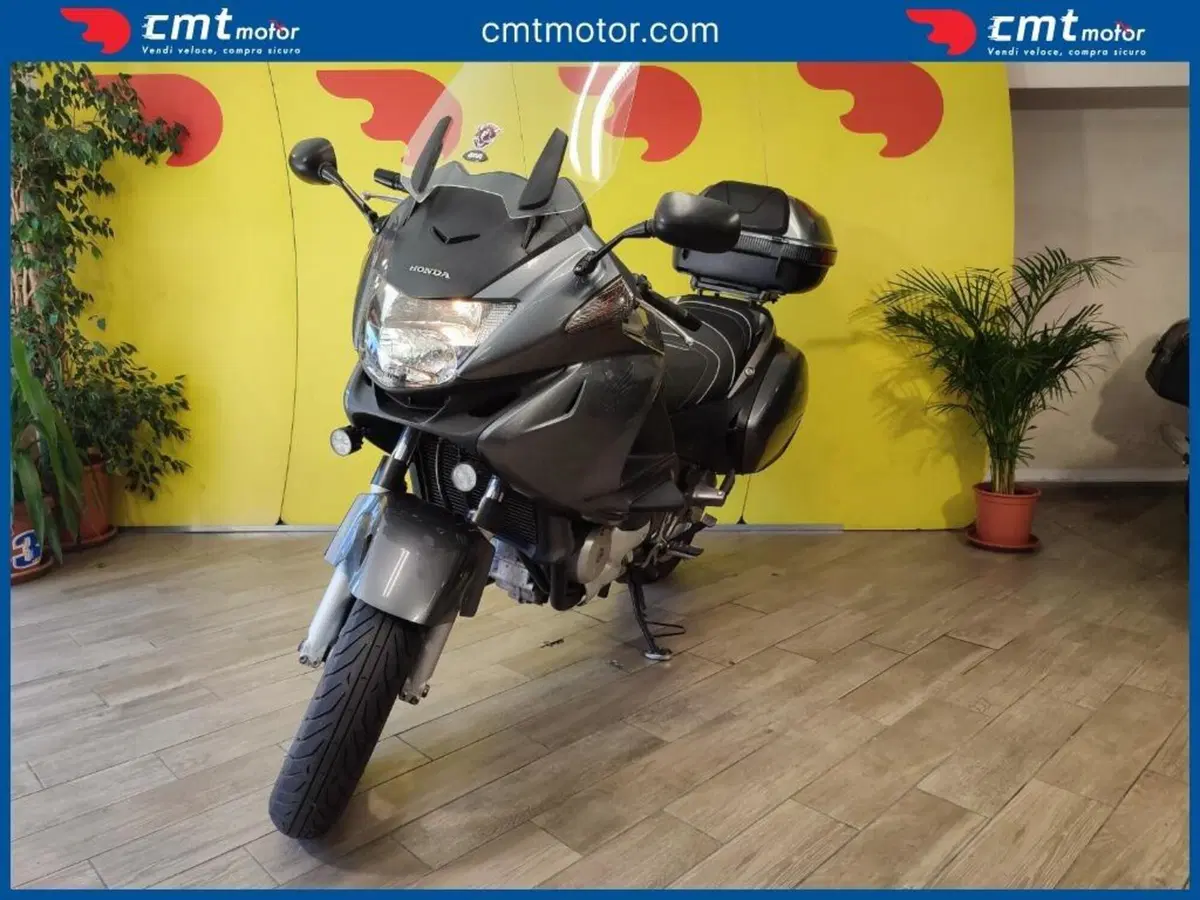 Honda Deauville 700 ABS (2)