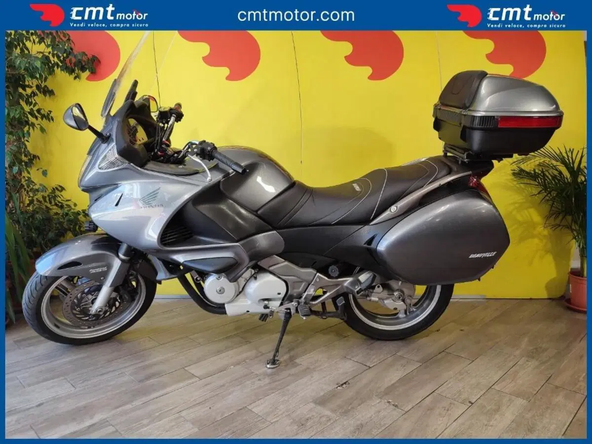 Honda Deauville 700 ABS (3)