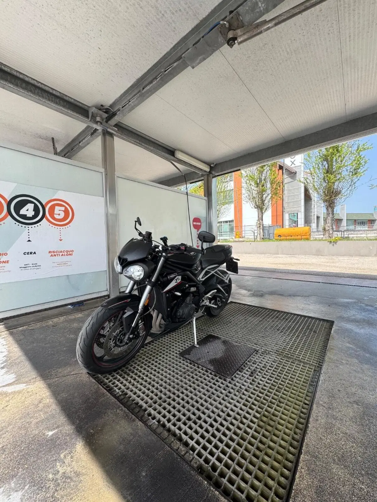 Triumph Street Triple RS (2017 - 19) (3)