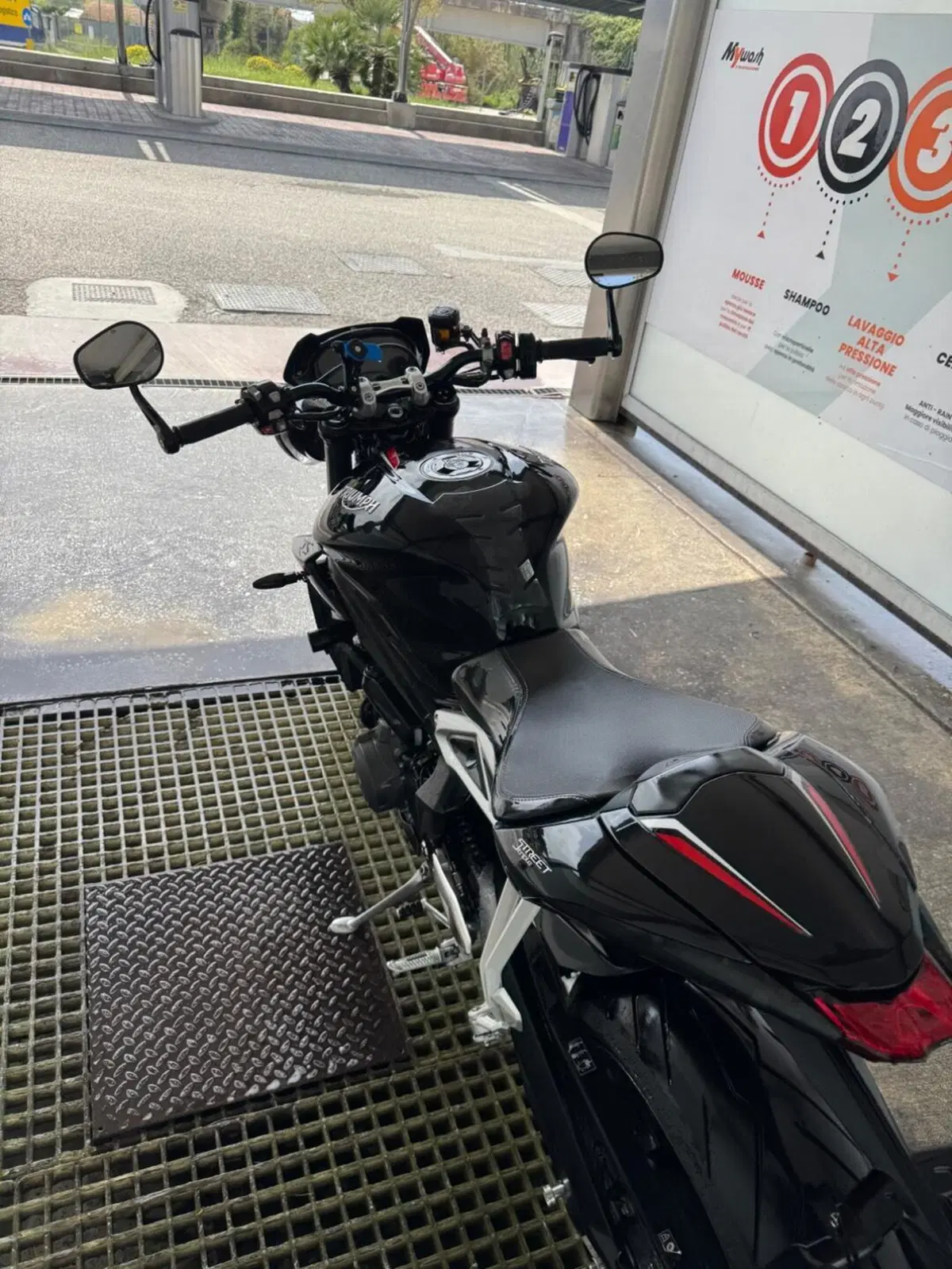 Triumph Street Triple RS (2017 - 19) (5)