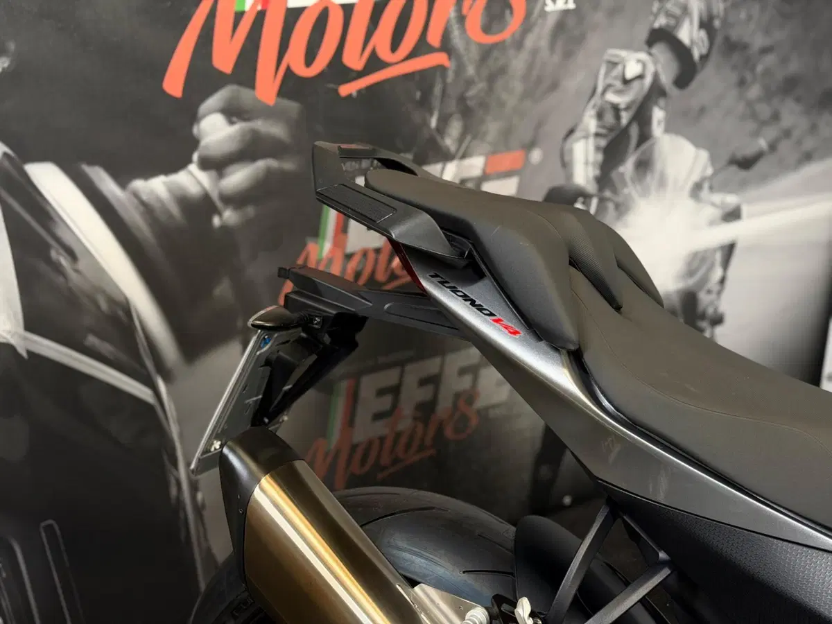 Aprilia Tuono V4 (2021 - 24) (5)