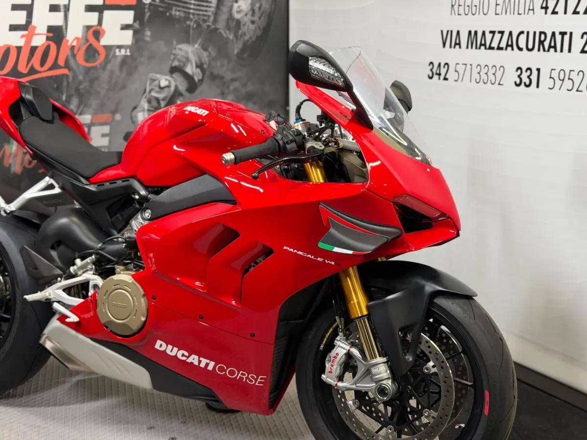 Ducati Panigale V4 S 1100 (2021) (2)