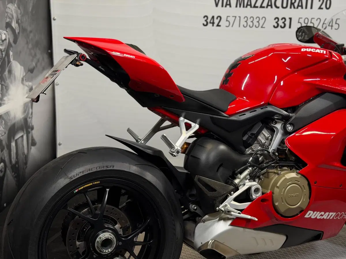 Ducati Panigale V4 S 1100 (2021) (3)