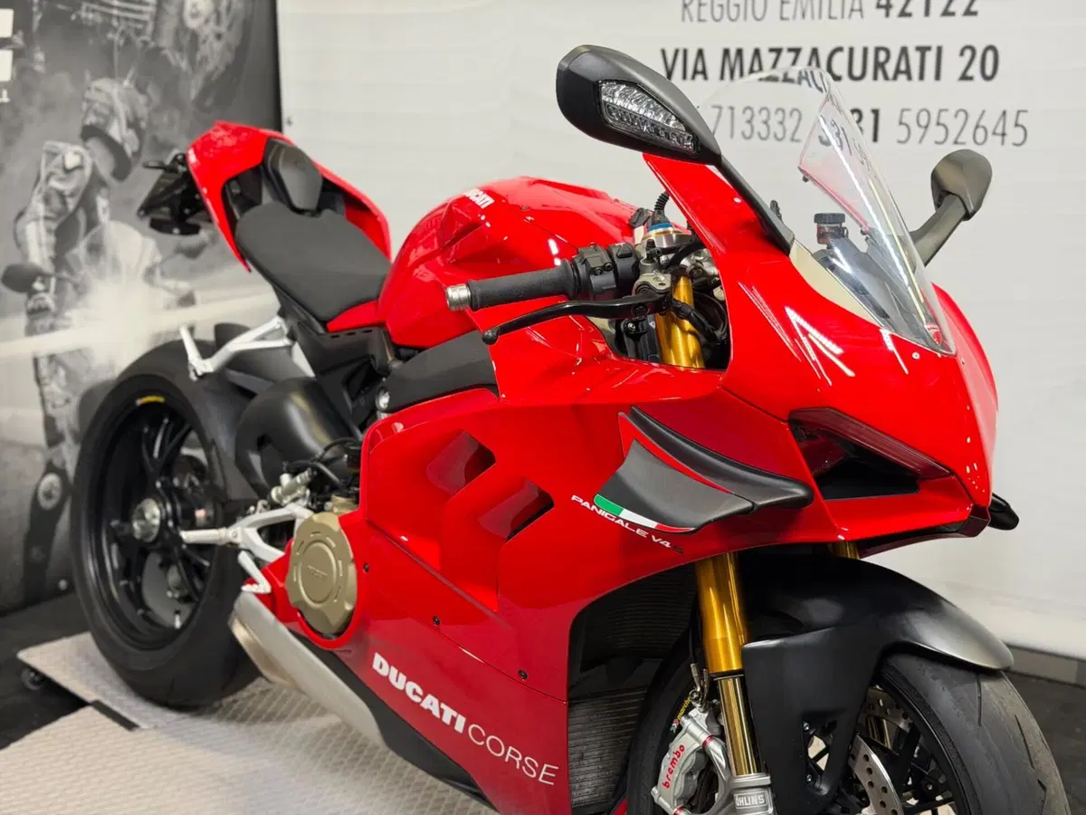 Ducati Panigale V4 S 1100 (2021) (5)