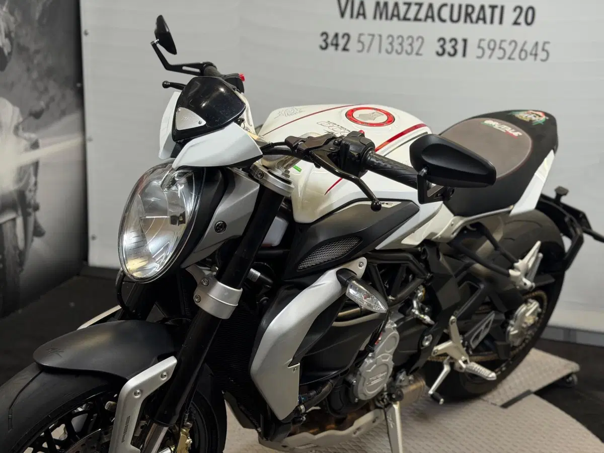 MV Agusta Dragster 800 (2014 - 19) (8)