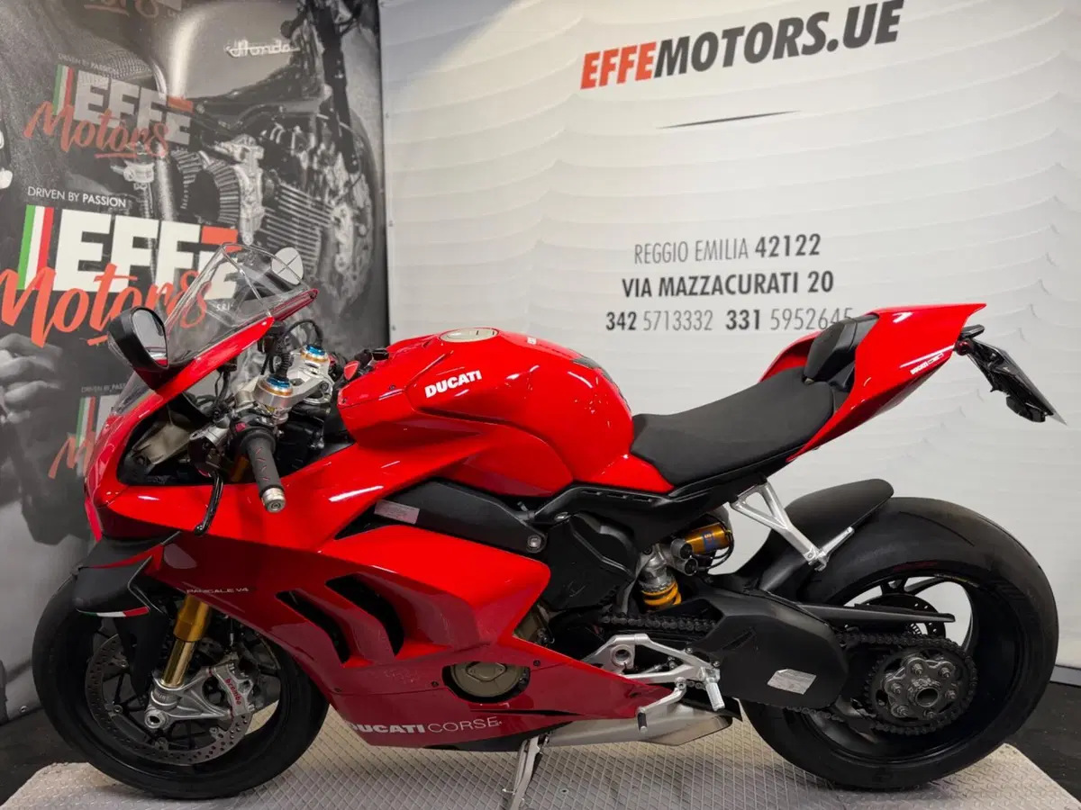 Ducati Panigale V4 S 1100 (2021) (7)