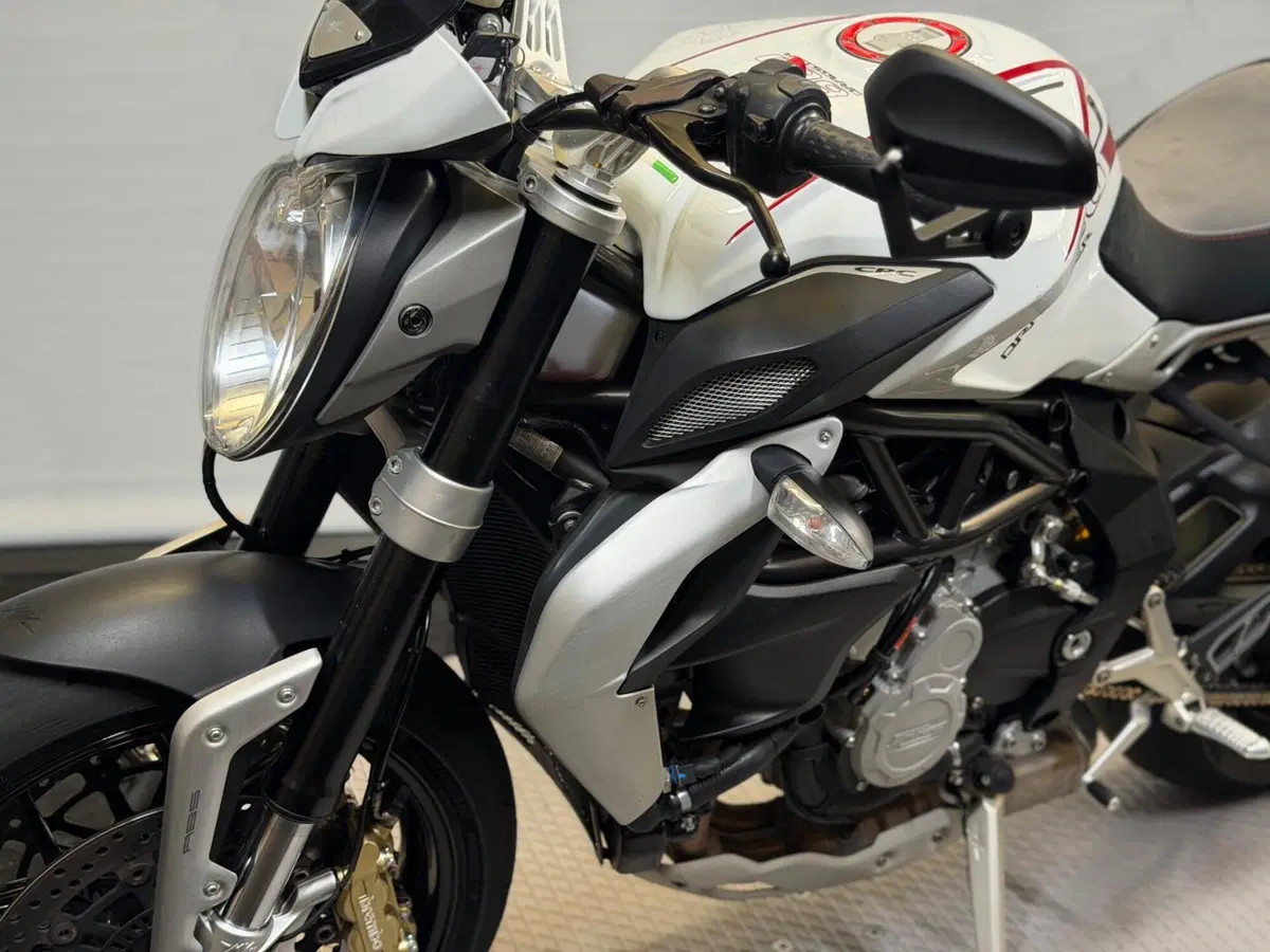 MV Agusta Dragster 800 (2014 - 19) (11)