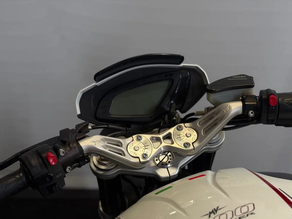 MV Agusta Dragster 800 (2014 - 19) (16)