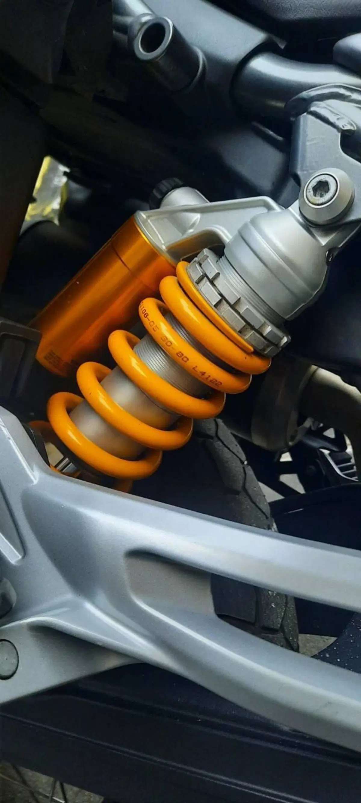 Moto Guzzi V85 TT (2021 - 23) (5)