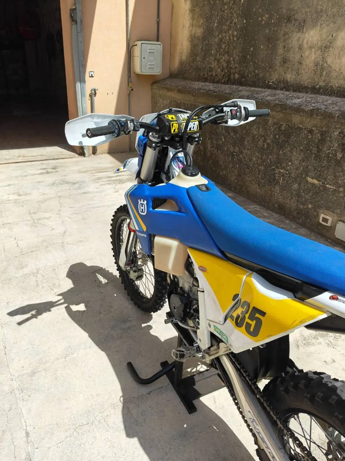 Husqvarna FE 450 Heritage (2025) (2)