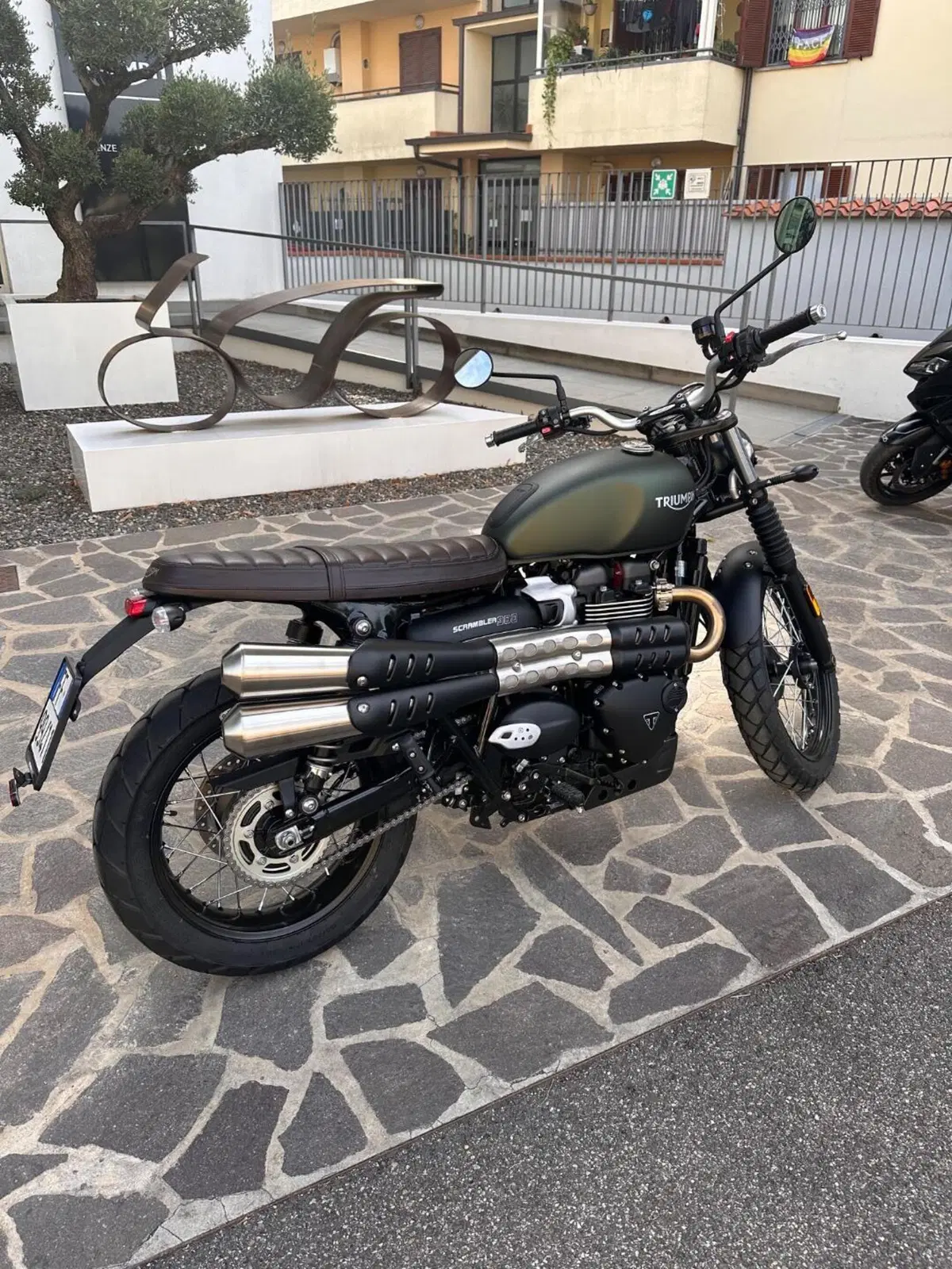 Triumph Scrambler 900 Chrome Edition (2023) (2)
