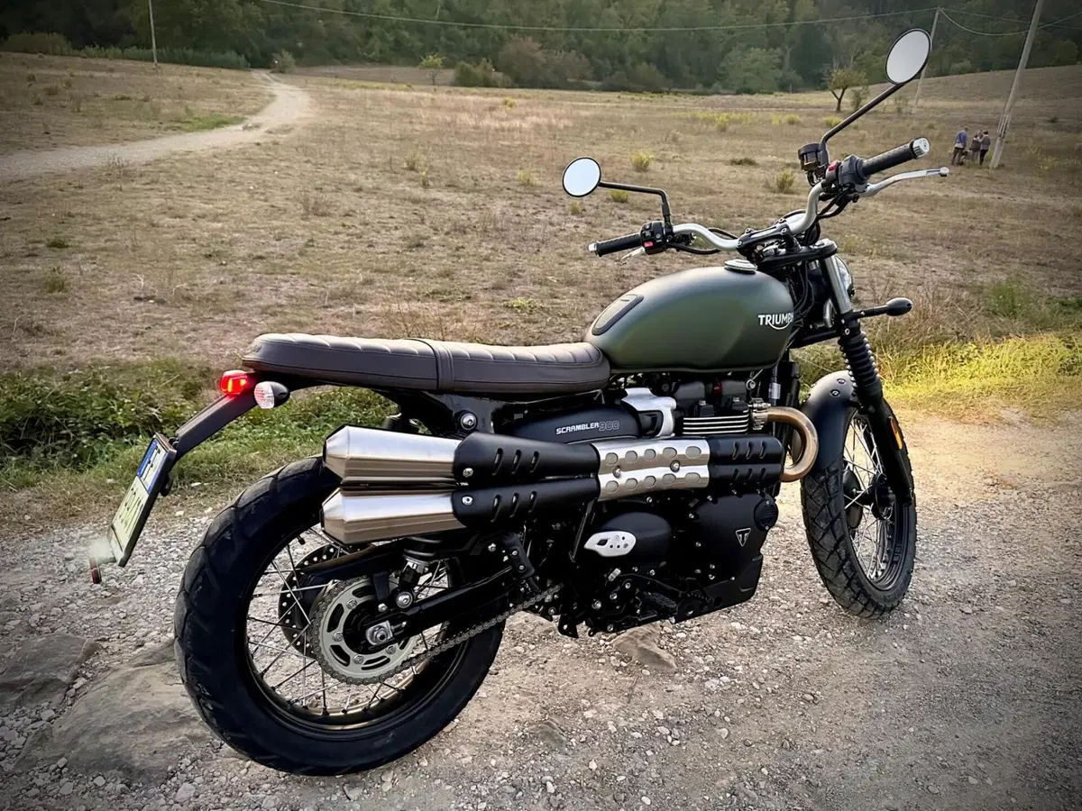 Triumph Scrambler 900 Chrome Edition (2023) (4)