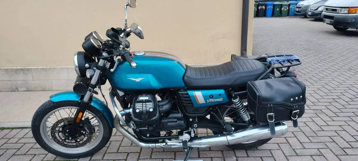 Moto Guzzi V7 III Special (2017 - 20) (3)
