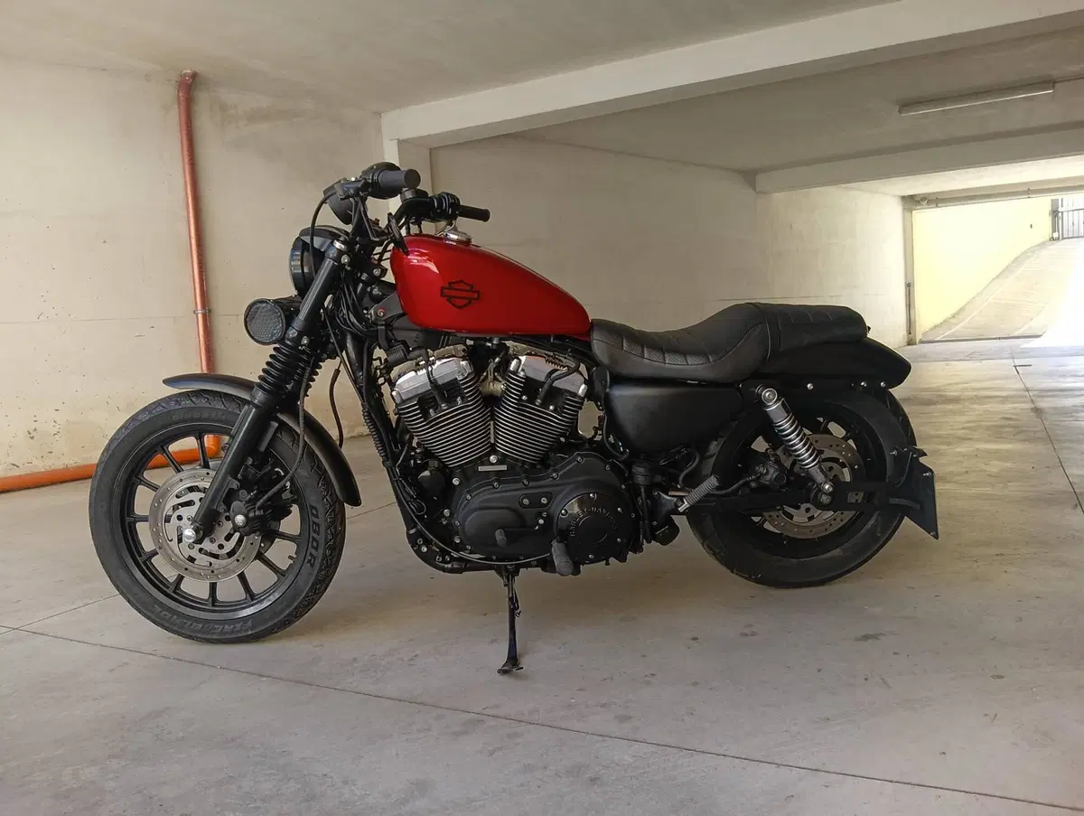 Harley-Davidson 883 R (2006 - 07) - XL 883R (2)