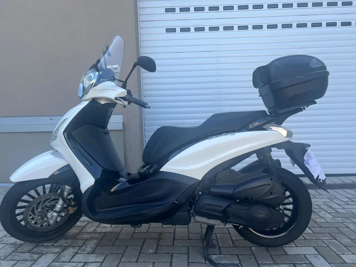 Piaggio Beverly 300 Hpe (2021) (3)