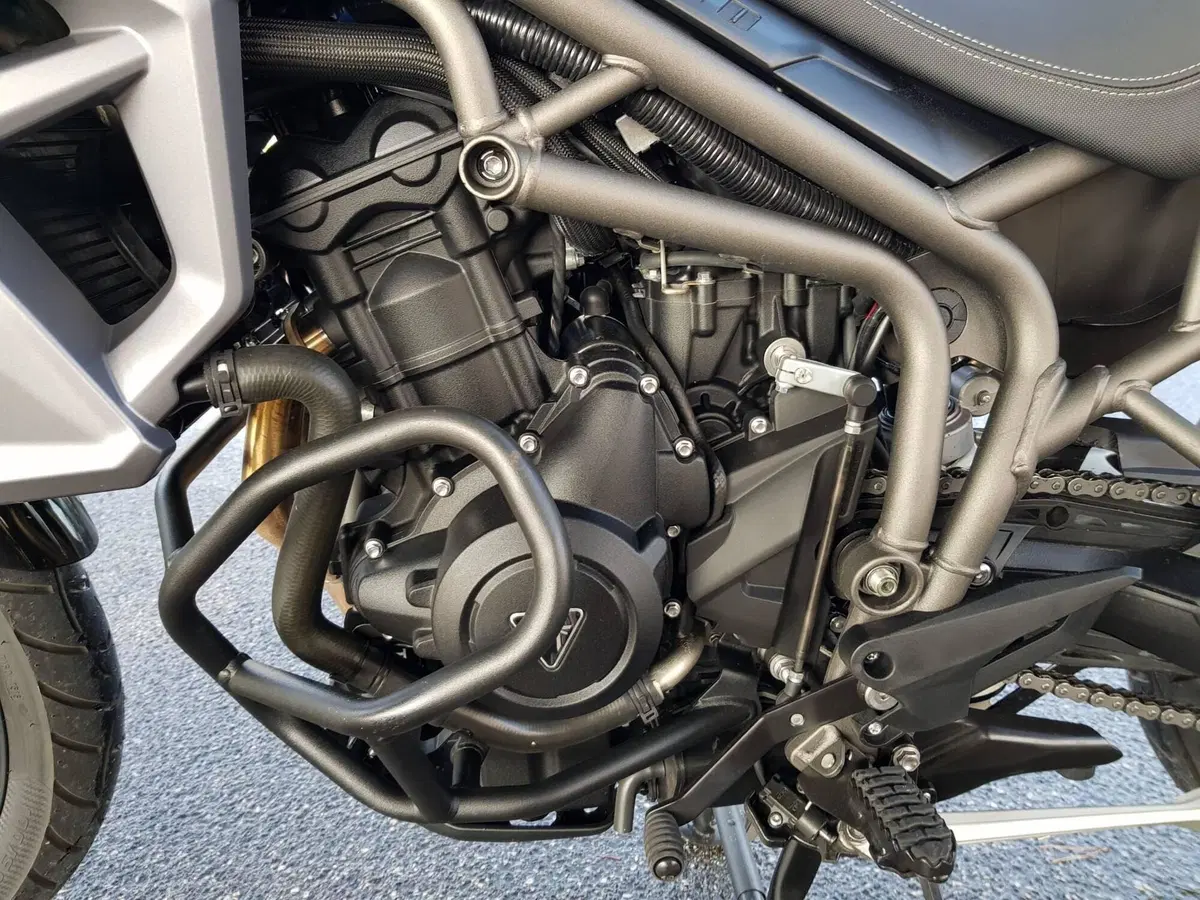 Triumph Tiger 800 XRx (2015 - 17) (4)