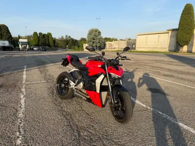 Ducati Streetfighter V2 (2022 - 24) usata