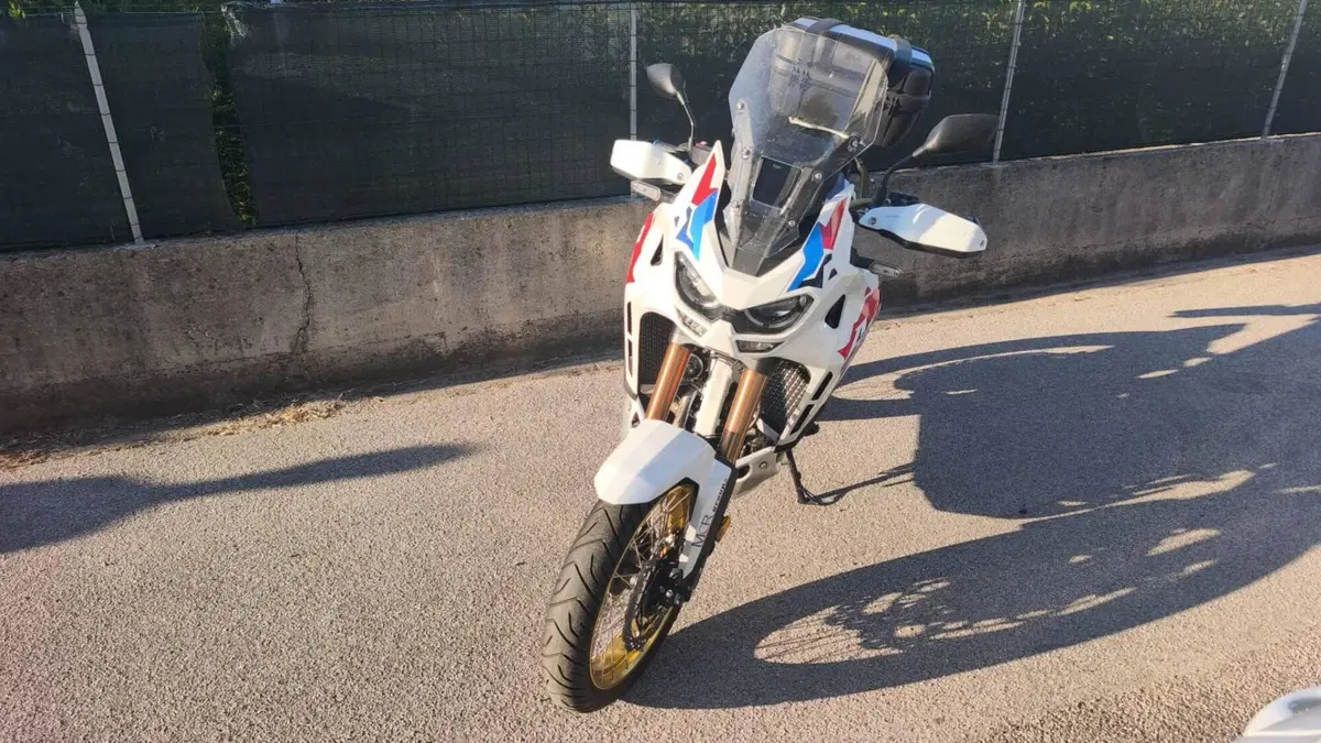 Honda Africa Twin CRF 1100L ES DCT (2024 - 26) (3)