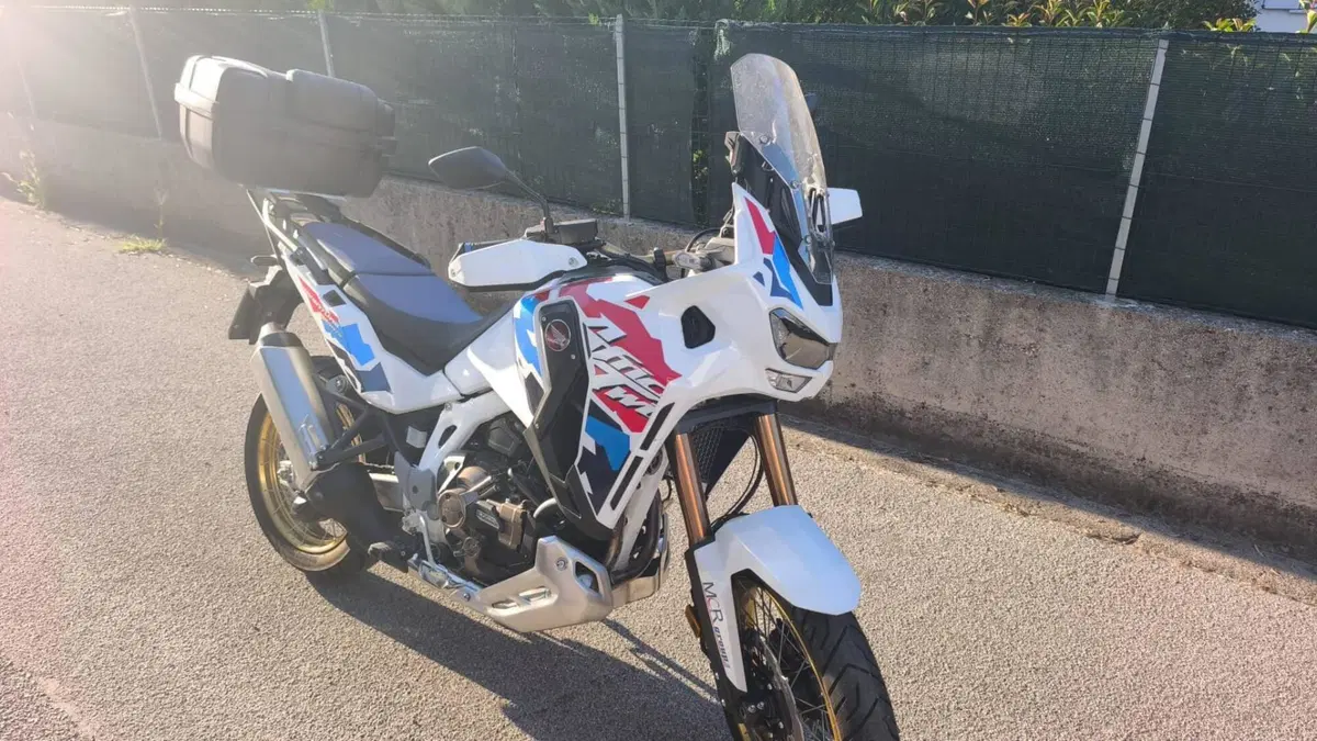 Honda Africa Twin CRF 1100L ES DCT (2024 - 26) (8)