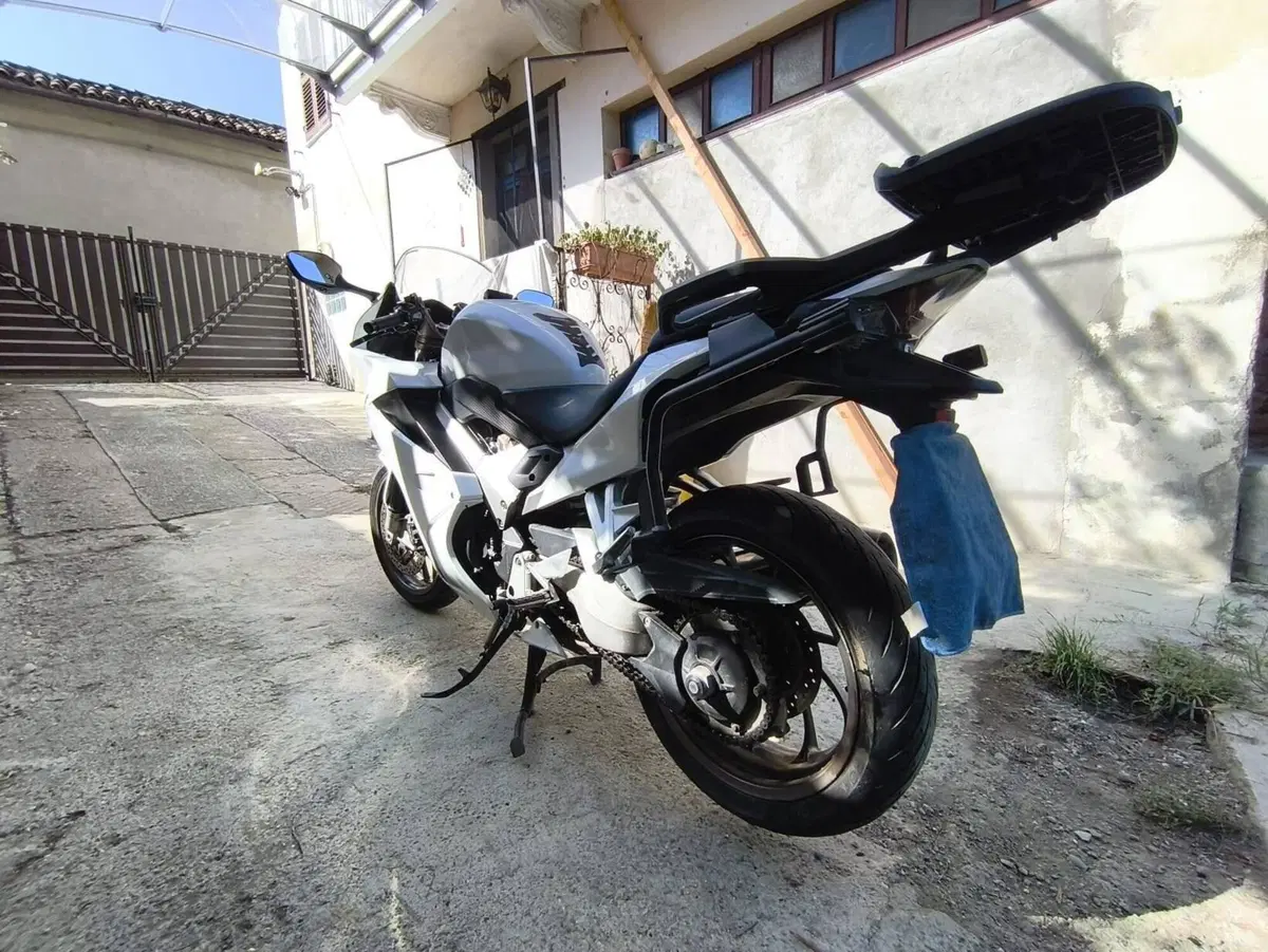 Honda VFR 800 F (2014 - 16) (7)