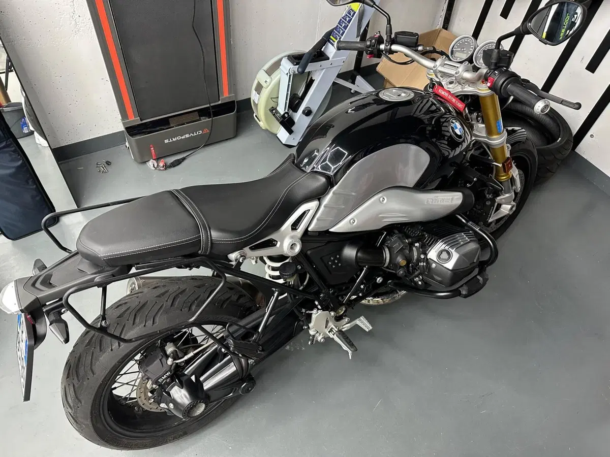 Bmw R nineT 100 Years (2023) (6)