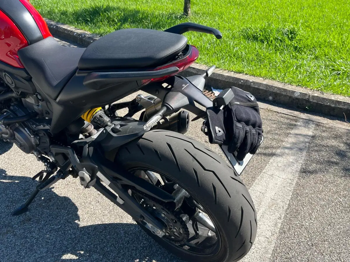 Ducati Monster 937 + (2021 - 25) (9)