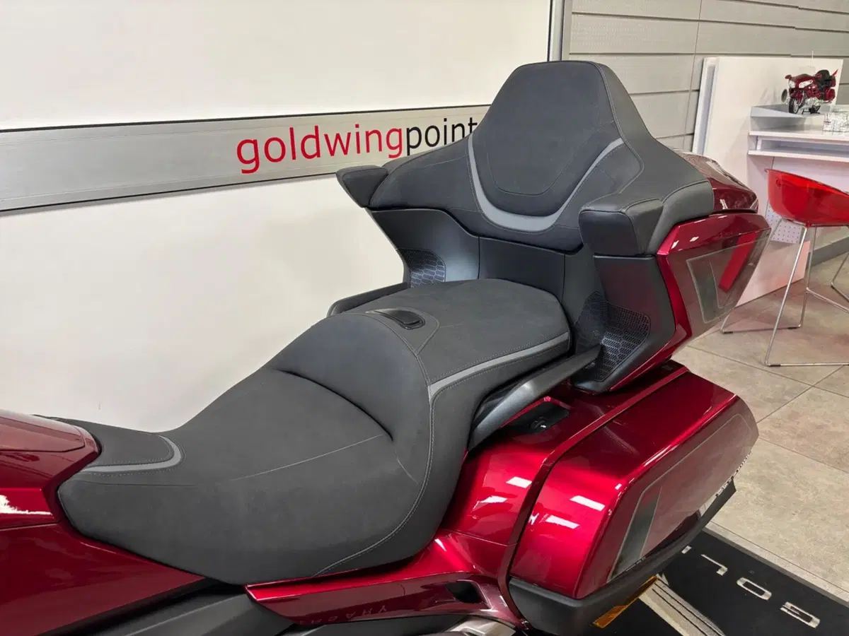 Honda GL 1800 Gold Wing Tour (2025 - 26) (2)