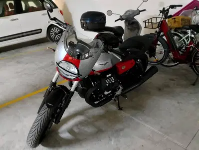 Moto Guzzi V7 Stone Corsa (2023 - 25) usata
