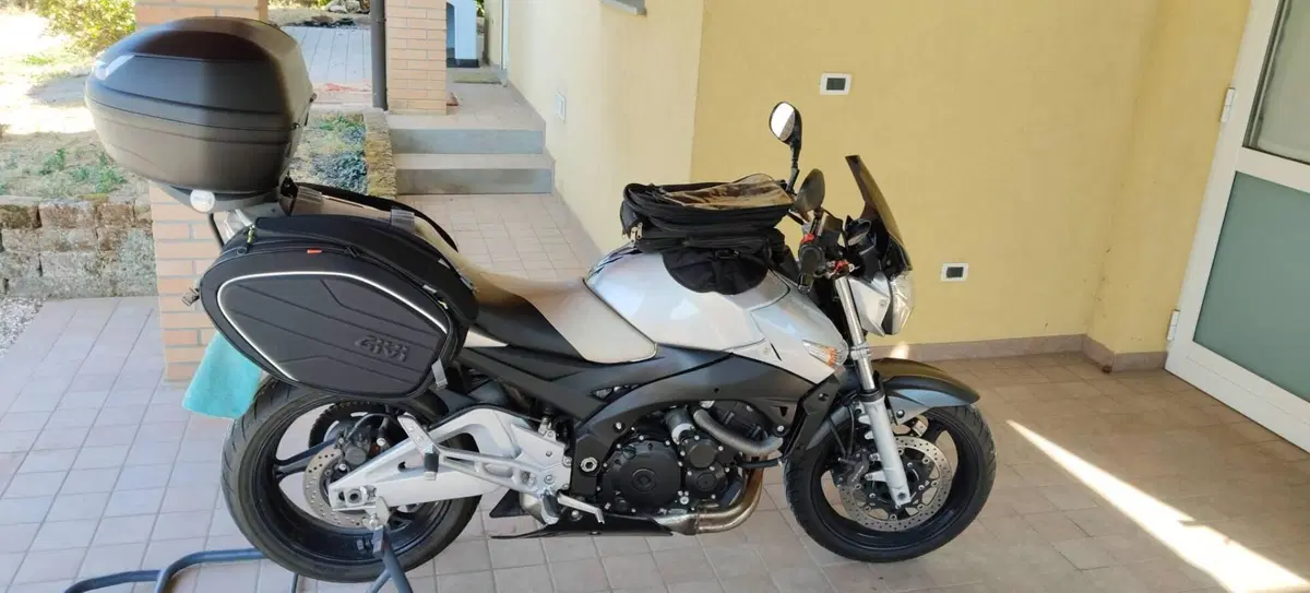 Suzuki GSR 600 (2006 - 11) (7)