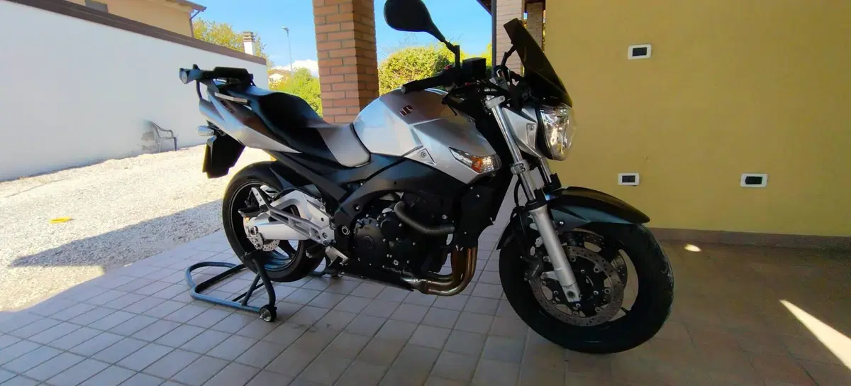 Suzuki GSR 600 (2006 - 11) (8)