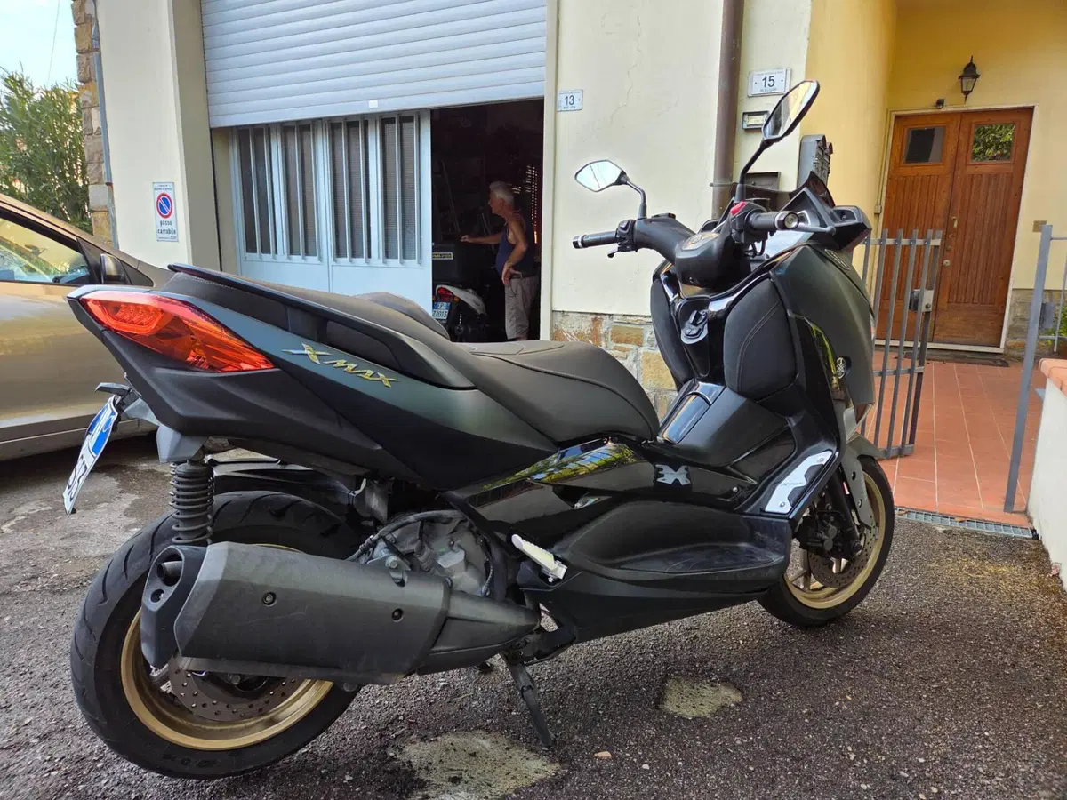 Yamaha X-Max 300 Tech Max (2021 - 24) (3)