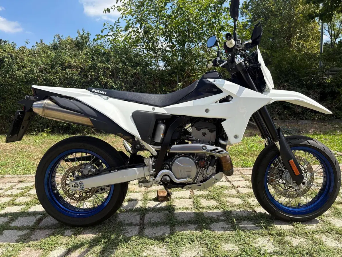 Suzuki DR-Z4SM (2025 - 26)