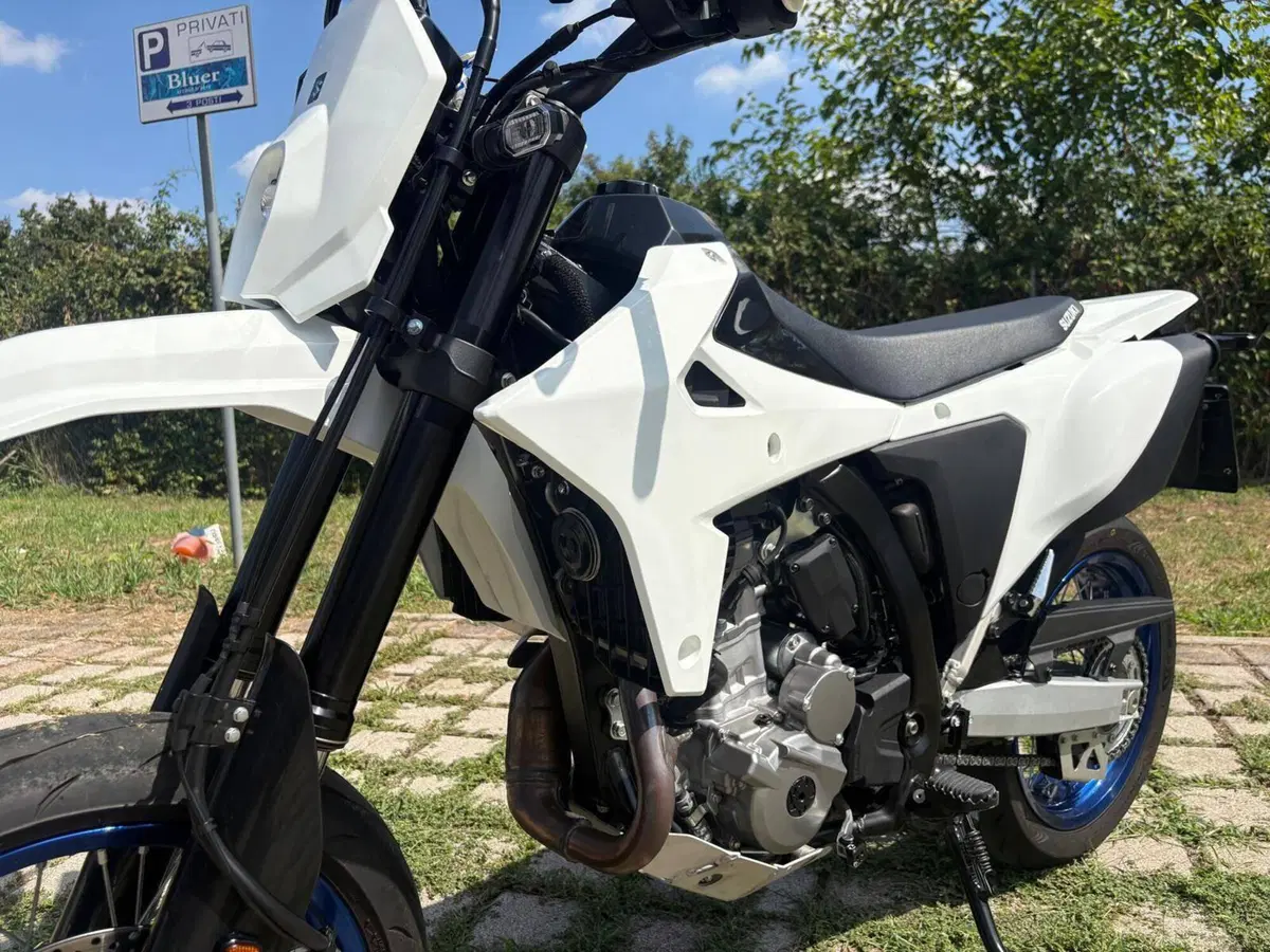 Suzuki DR-Z4SM (2025 - 26) (4)