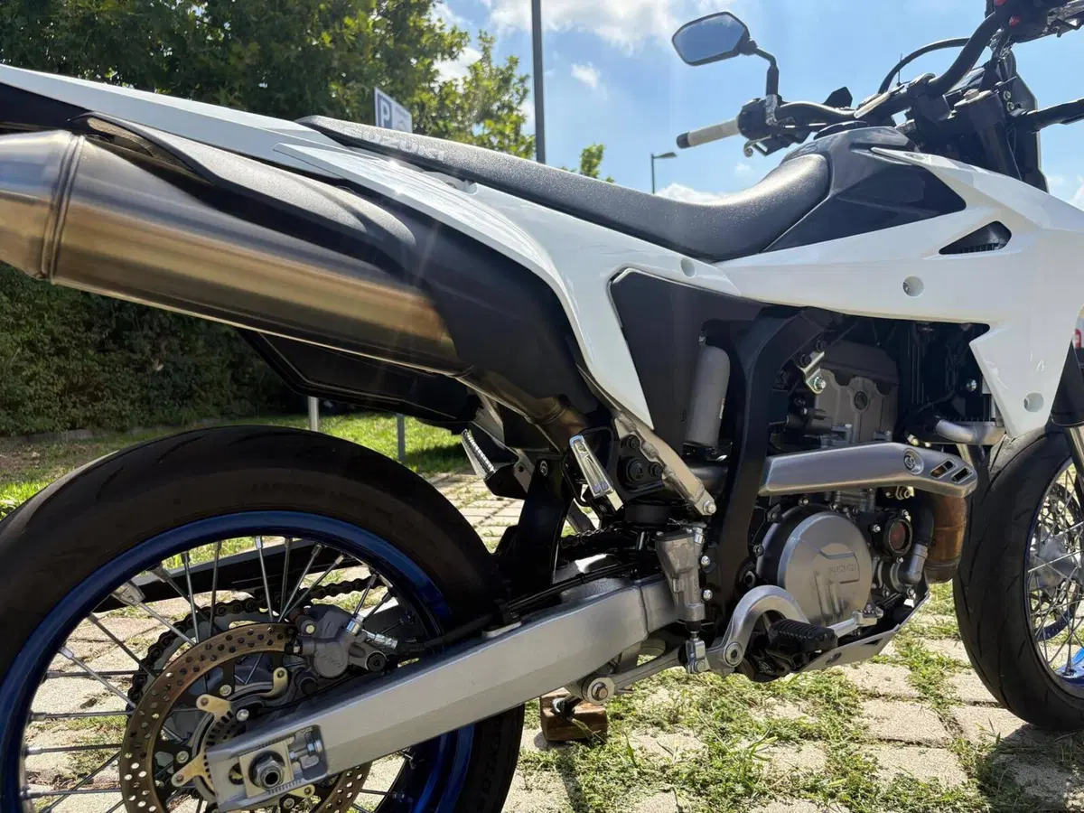 Suzuki DR-Z4SM (2025 - 26) (7)