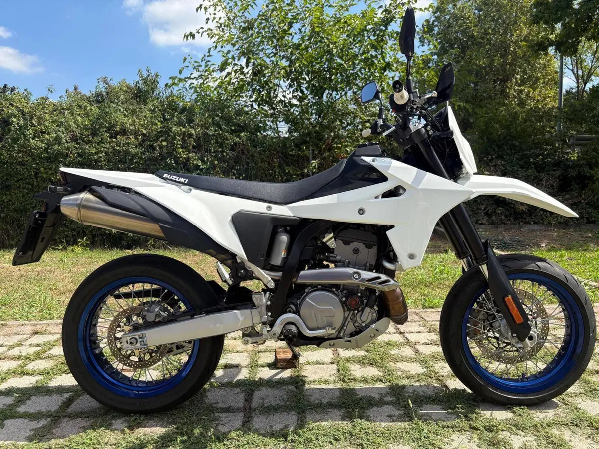 Suzuki DR-Z4SM (2025 - 26) (10)