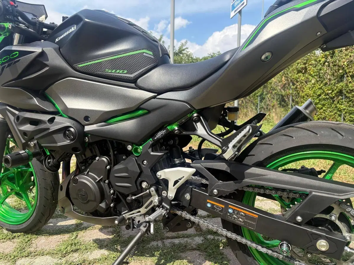 Kawasaki Z 500 SE (2024 - 26) (3)