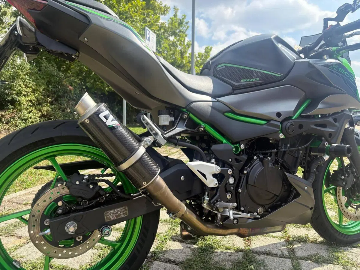Kawasaki Z 500 SE (2024 - 26) (7)