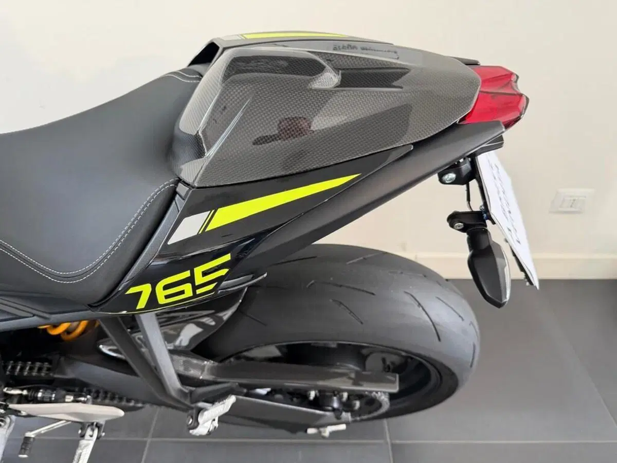 Triumph Street Triple 765 RS (2023 - 26) (2)