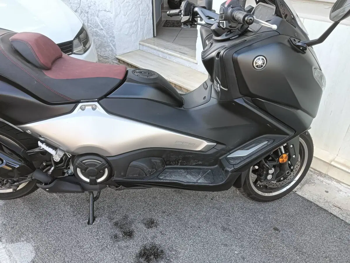 Yamaha T-Max 560 25th Anniversary (2026) (2)