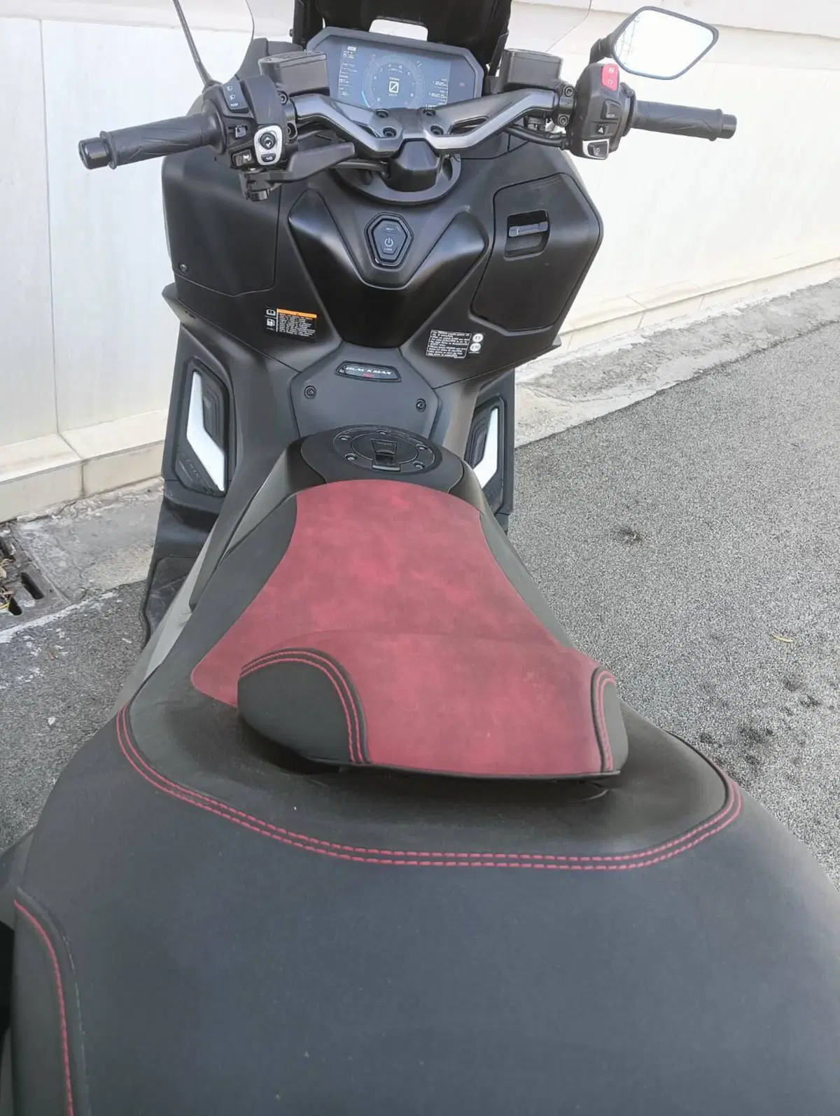 Yamaha T-Max 560 25th Anniversary (2026) (4)