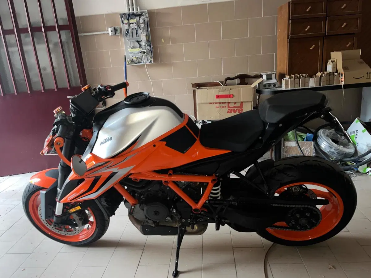 KTM 1290 Super Duke R (2021 - 23) (3)