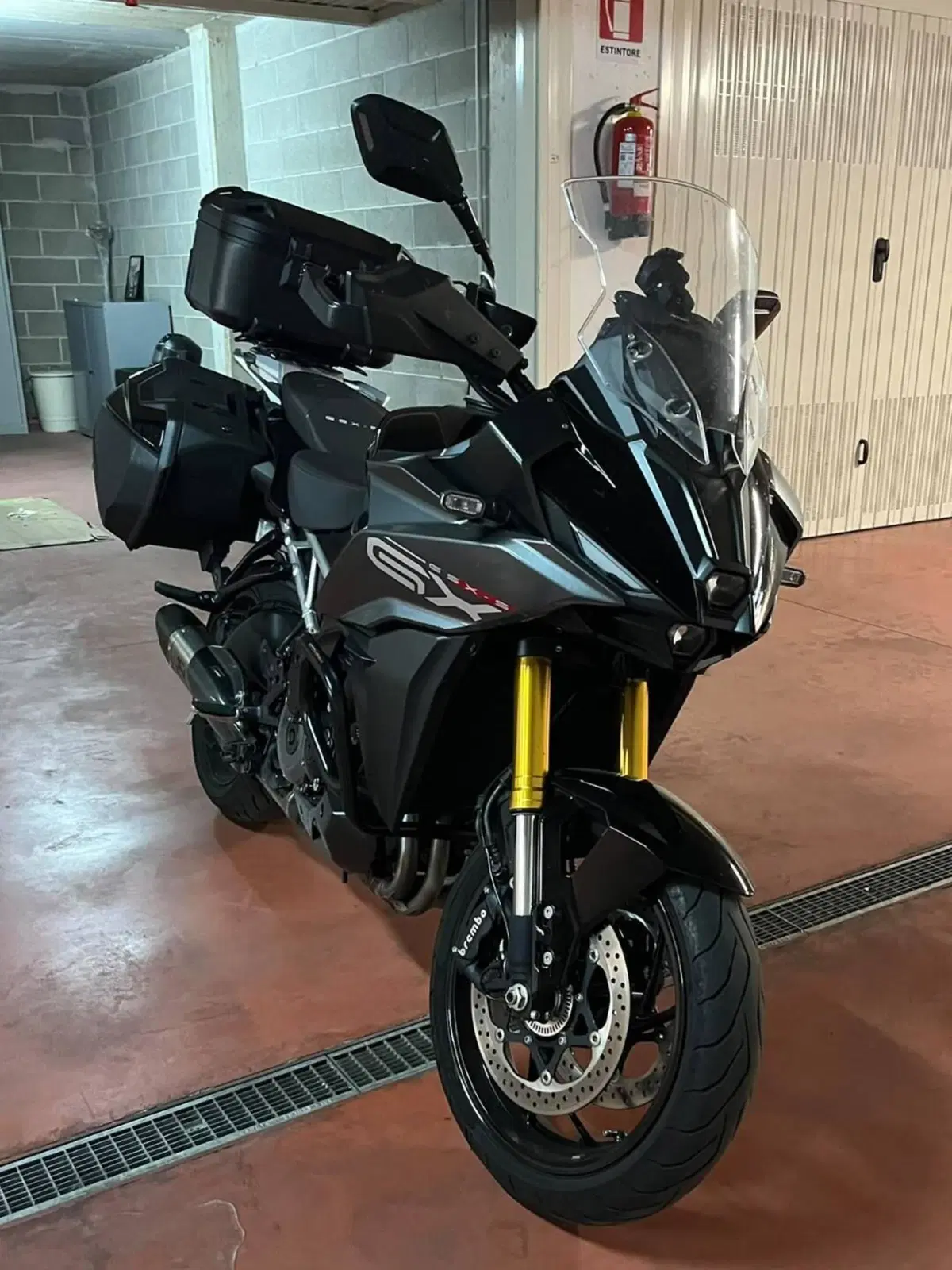 Suzuki GSX-S1000GX Touring (2024 - 26) (3)