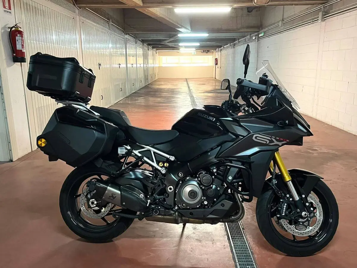 Suzuki GSX-S1000GX Touring (2024 - 26) (6)