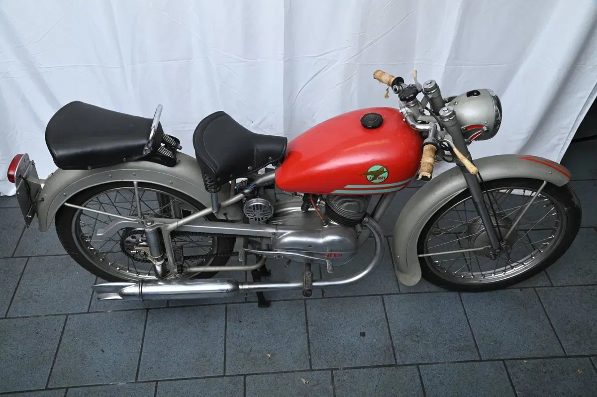 Sterzi 125 T (4)