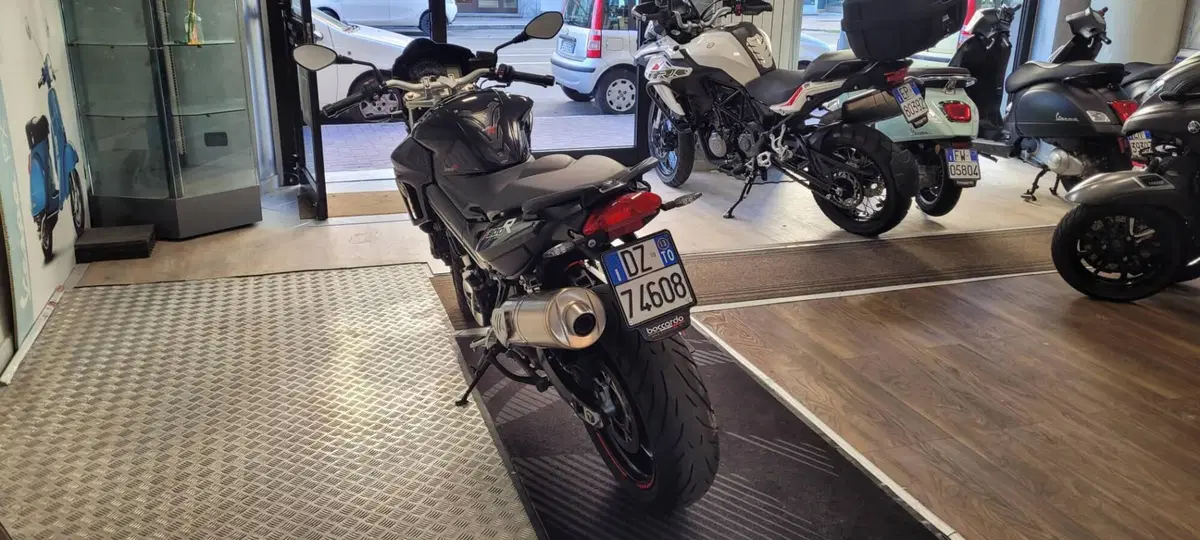 Bmw F 800 R (2012 - 14) (4)