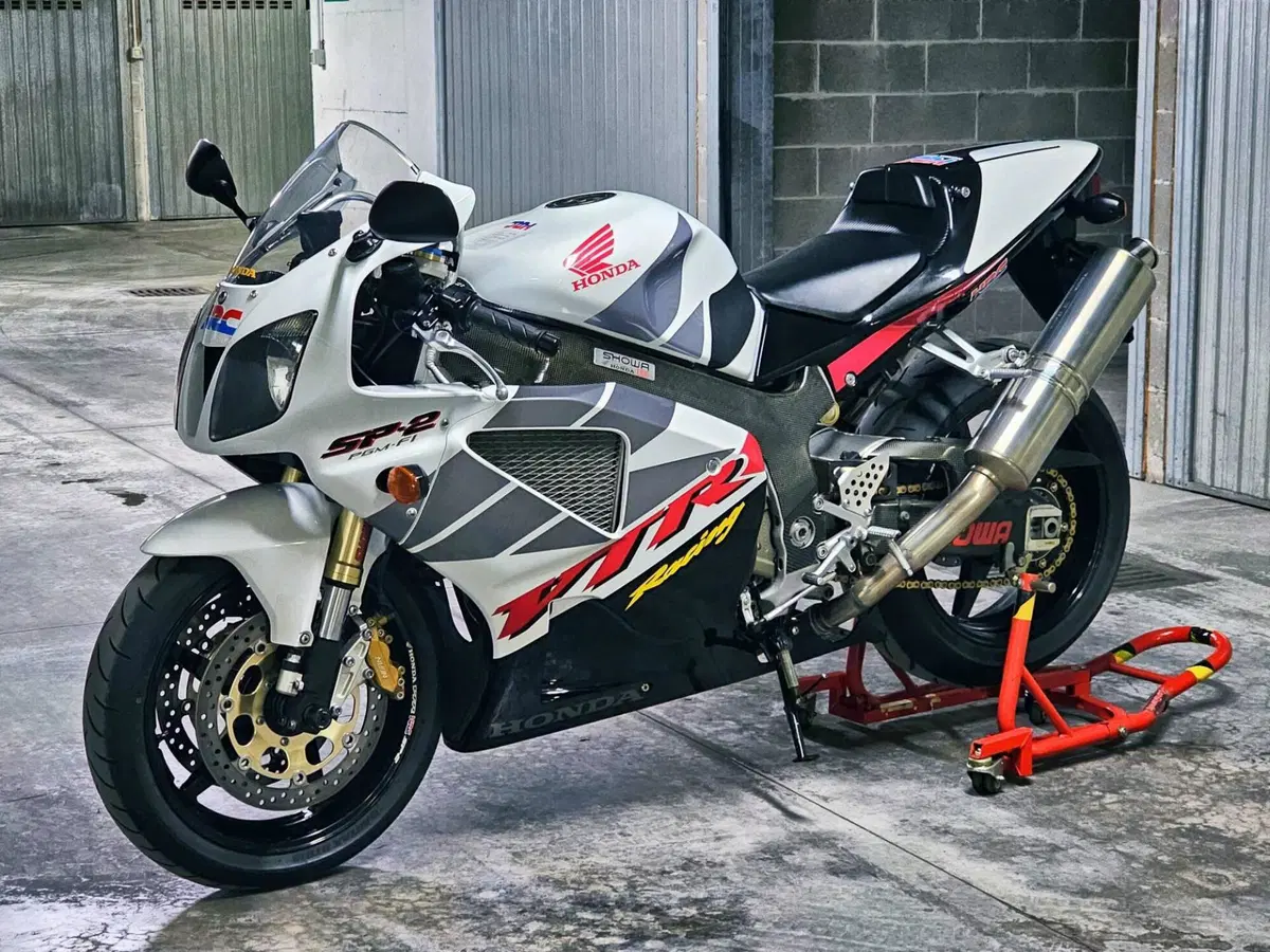 Honda VTR 1000 SP-2 (2002 - 06) (2)