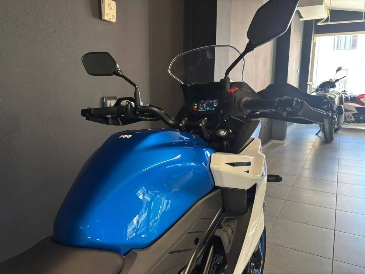 Suzuki SV-7GX (2026) (5)