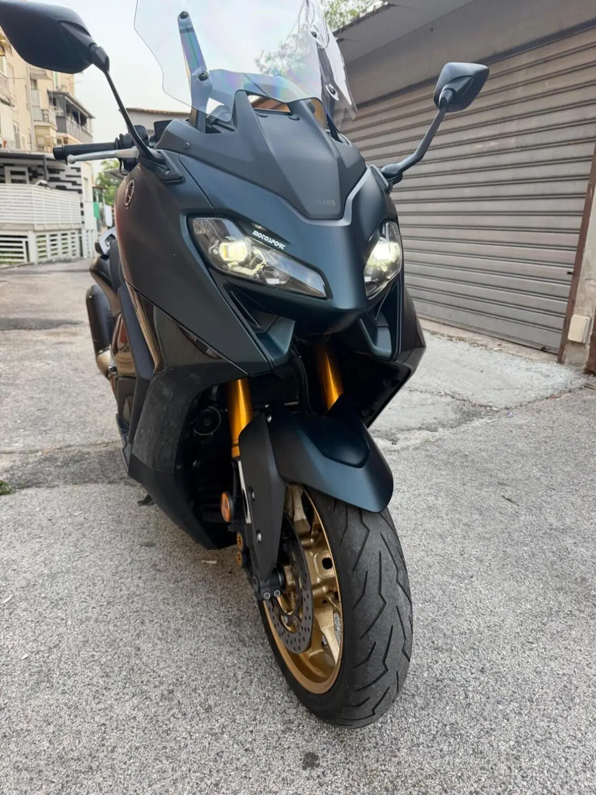 Yamaha T-Max 560 Tech Max (2022 - 24) (2)
